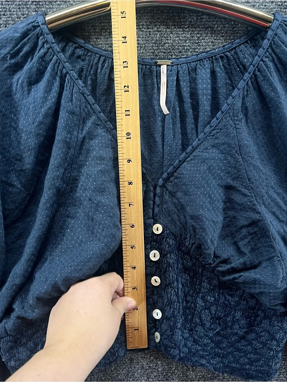 Free People Crop Top Large Stormy Navy Blue Southwest Lace Balloon Sleeve Button - Picture 8 of 12